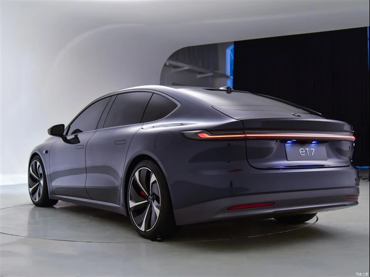 NIO ET7