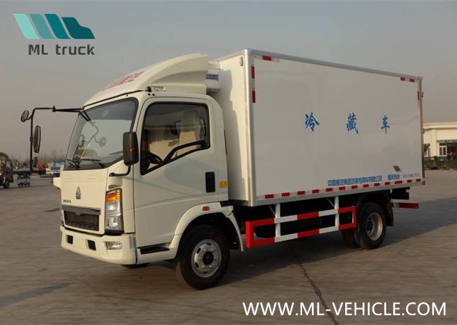 Sinotruk HOWO Manufacturer 4X2 4X4 All Wheel Driving Awd 5 10 Tons Mini Flatbed Stake Lorry Box Cargo Dumper