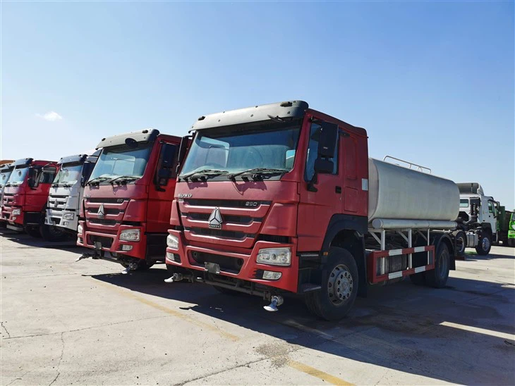 New Sinotruk HOWO 4×2 Sprinkler Truck Sprayer Truck
