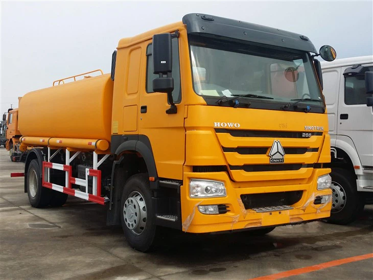 Новый Sinotruk HOWO 4×2 Sprinkler Truck Опрыскиватель