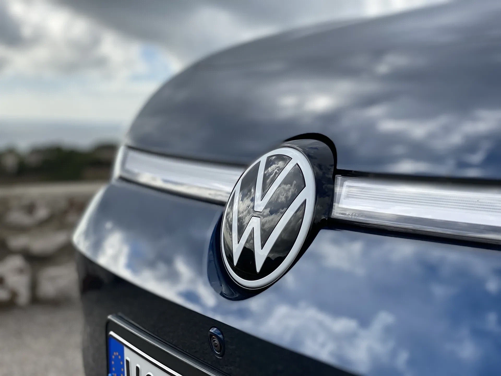 Официальное опровержение: Volkswagen Group не откажется от комплексной электр...