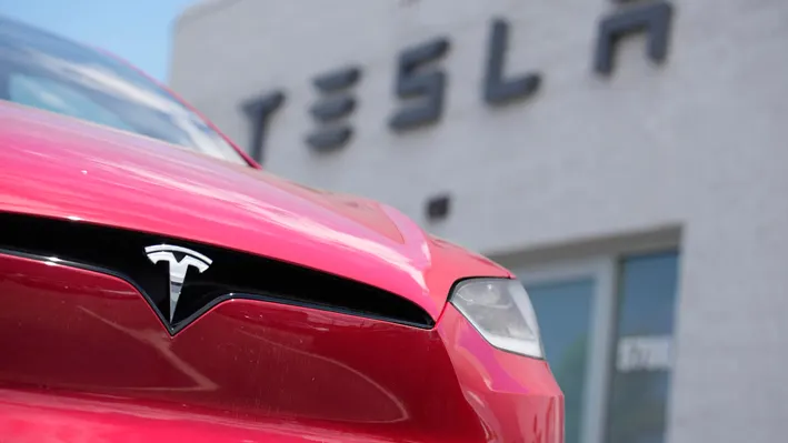 Tesla начинает массовый найм сотрудников после крупных увольнений