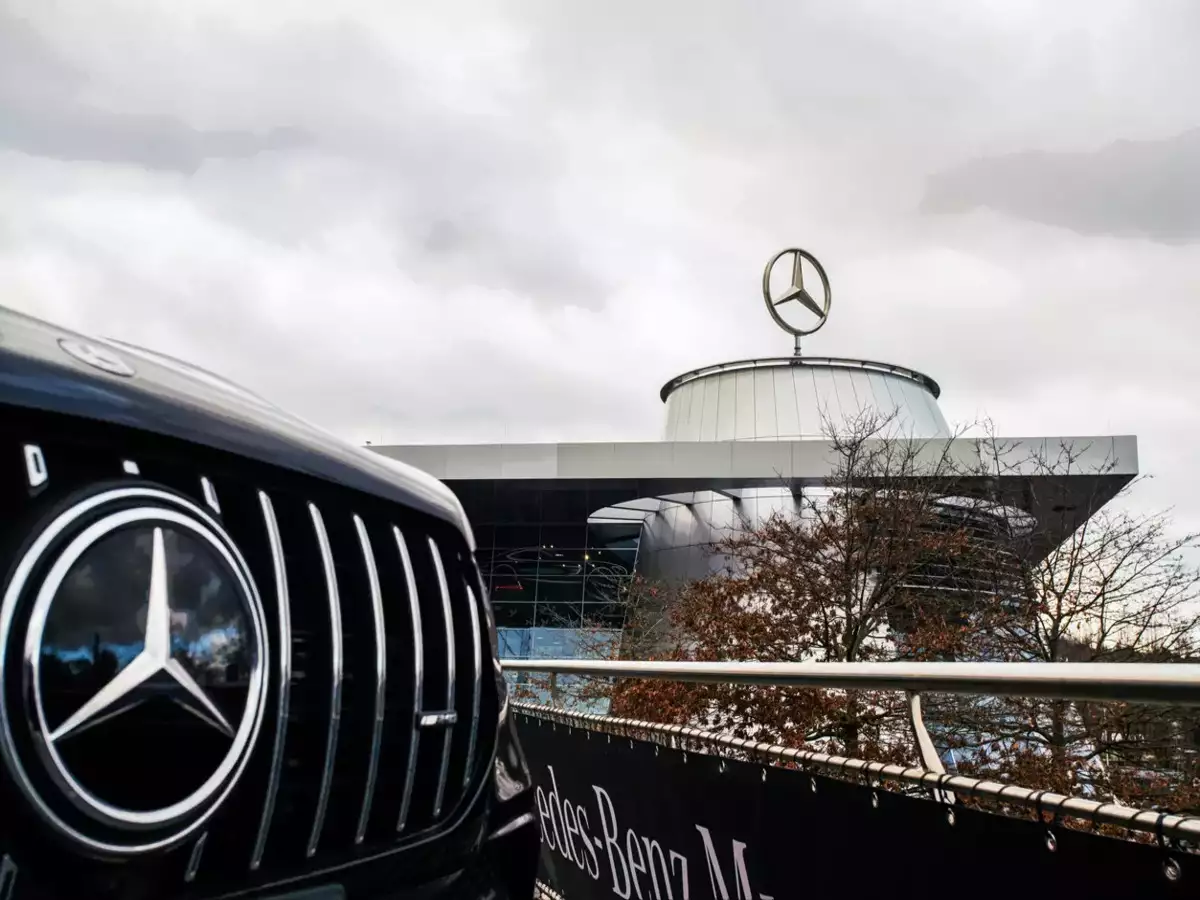 Показатель EBIT Mercedes-Benz в третьем квартале упал на 48% в годовом исчисл...